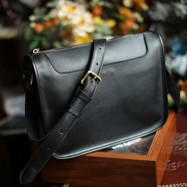 Men’s Handcrafted Leather Shoulder Bag